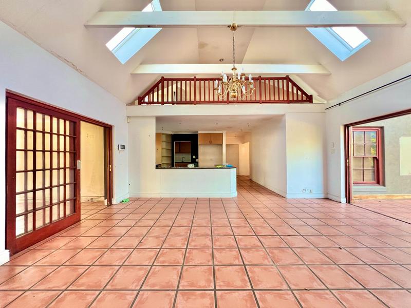8 Bedroom Property for Sale in Hout Bay Western Cape